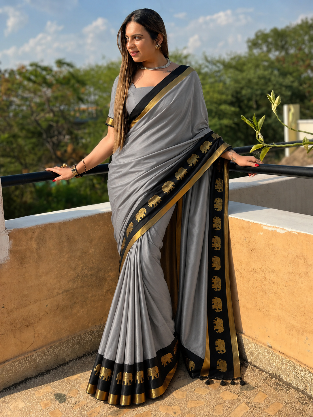 Grey & Black  Soft Cotton Silk Emerald Bloom Saree For Women With Running Blouse